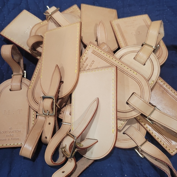 Louis Vuitton name tag - Picture 2 of 2